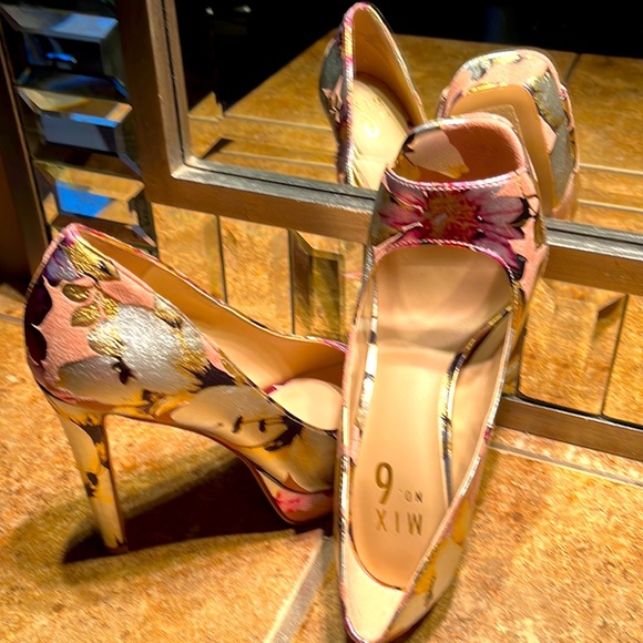 NWOT Floral Platform Heels - Picture 3 of 7